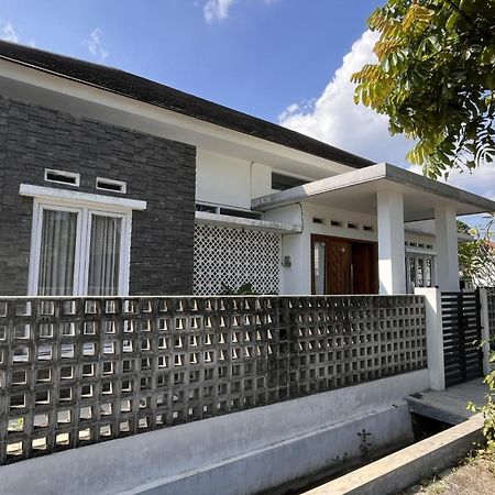 Hotel Sabbi'S House Klaten Exterior foto